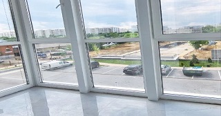 Панорамное остекление балкона Тобольск цена от 11 тыс. руб. м/п.